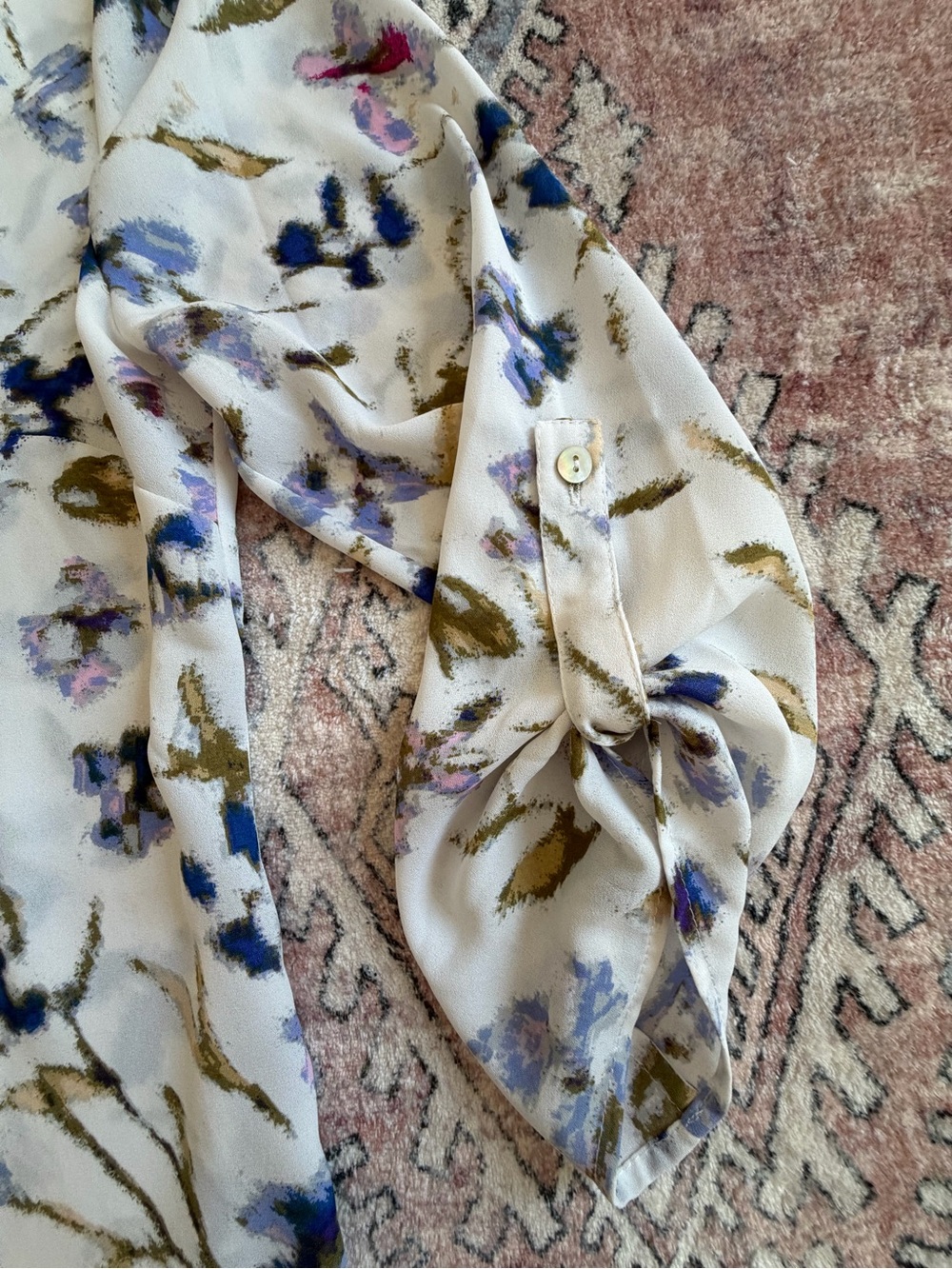 White Floral 3/4 Sleeve V-Neck Blouse - Picture 4 of 7